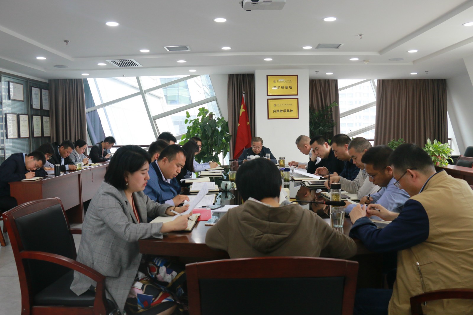 水情形公司召开专题聚会转达学习集团公司排查化解重大风险事情聚会精神