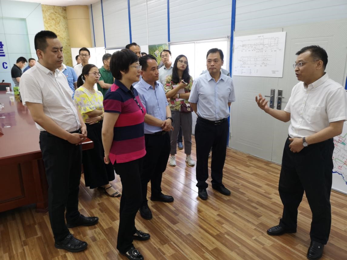 西安市发改委党组书记、、主任邢欣到水情形公司白鹿原水生态中心项目调研.jpg