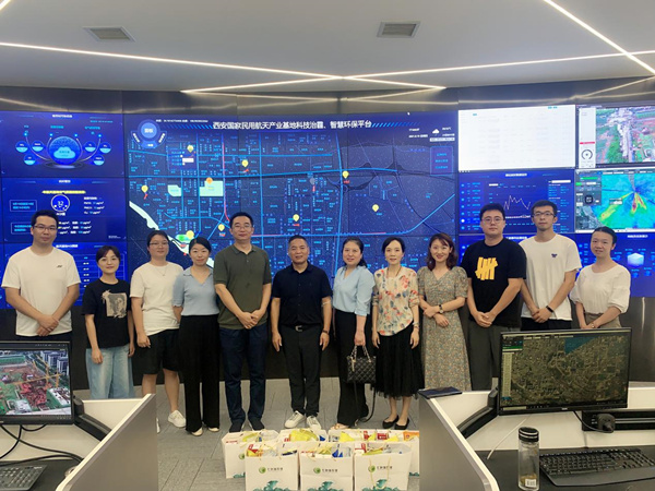 upay钱包集团开展“送清凉”活动 关爱一线职工