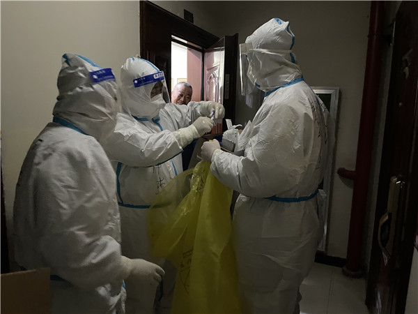 upay钱包集团：：响彻在战“疫”前线的入党誓词 配图4.jpg