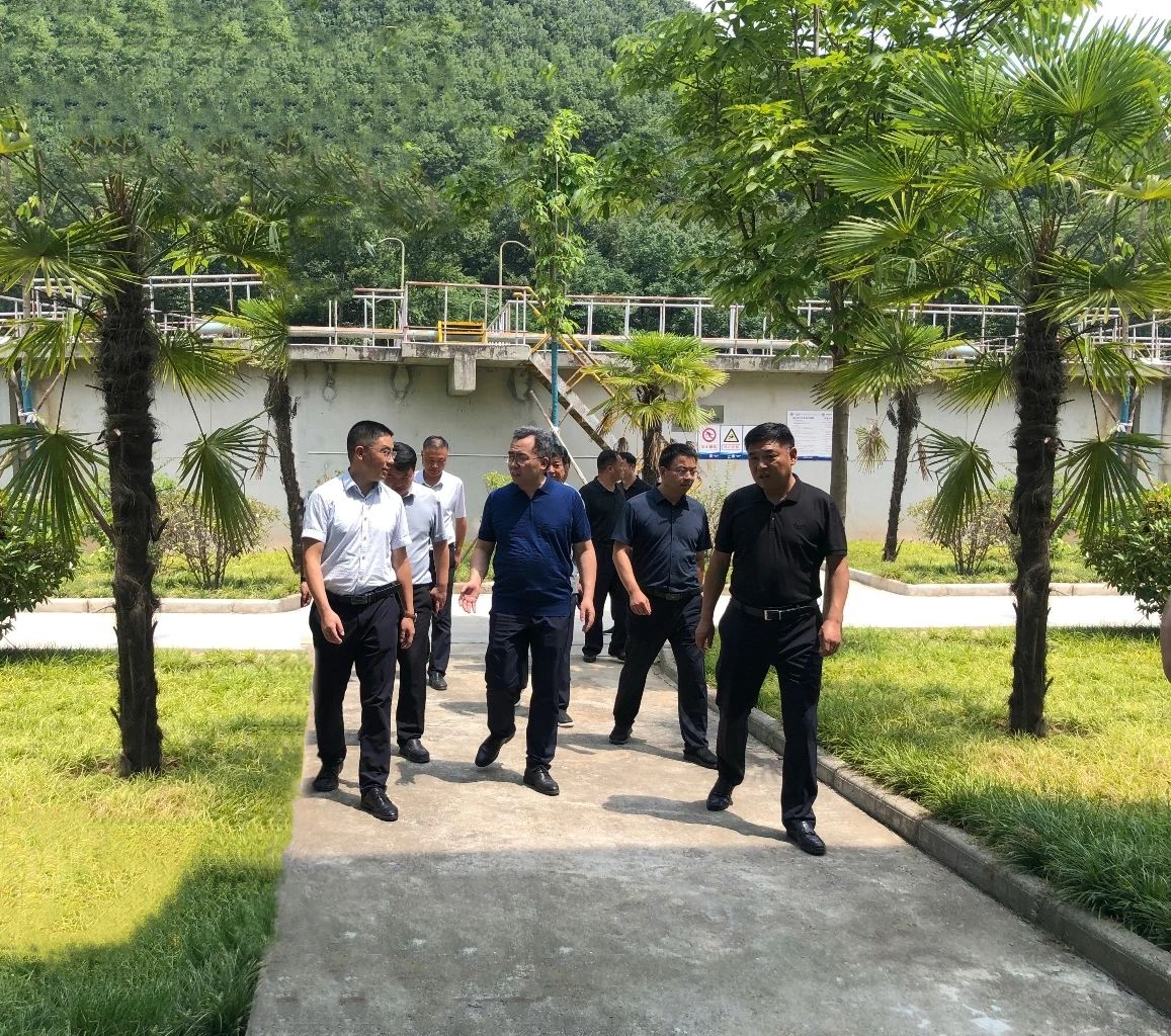 山阳县委副书记、、县长李凌云到水情形山阳公司县城污水处理厂调研