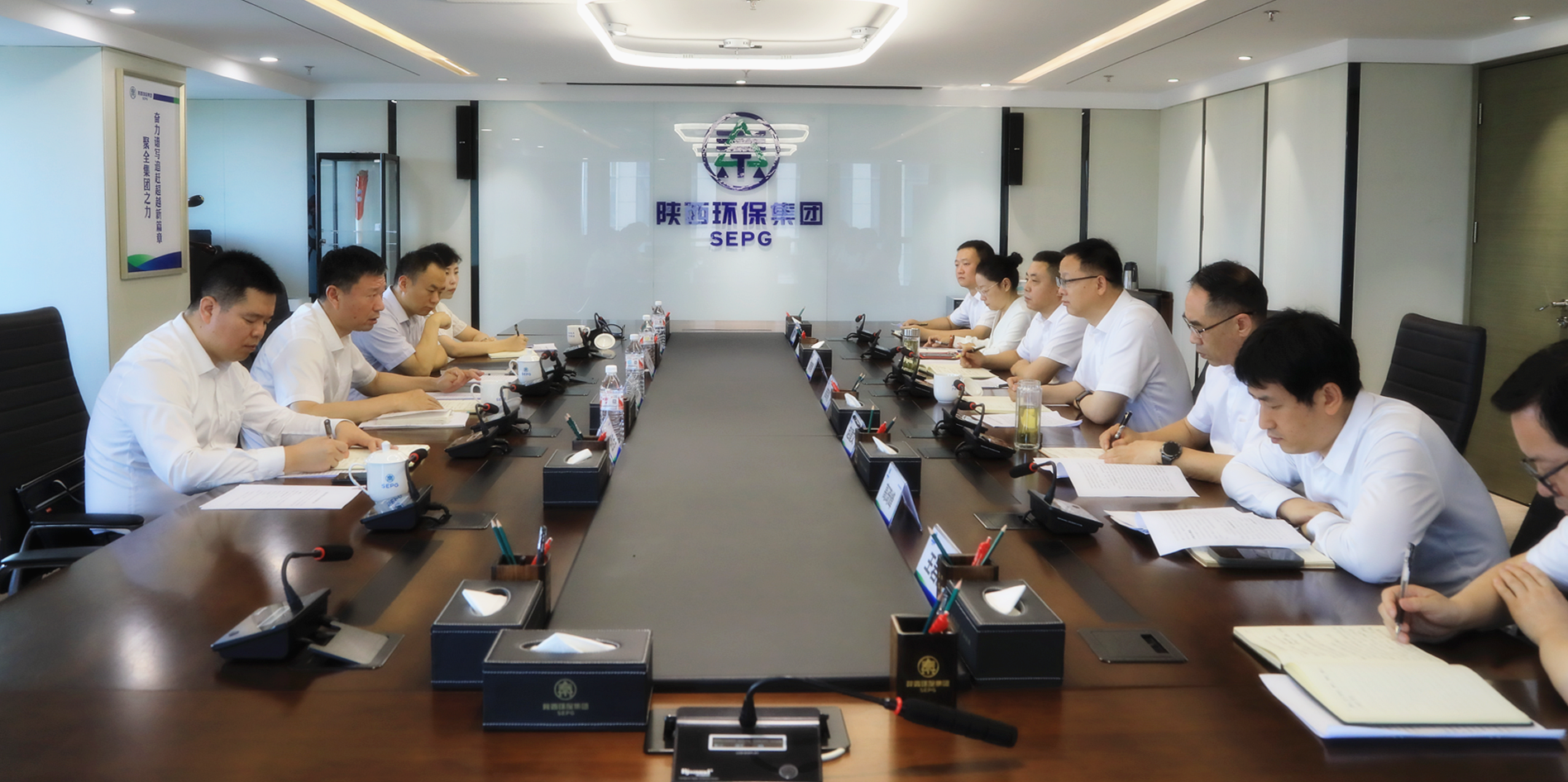 省国资委副主任杨爱民到upay钱包集团调研指导党纪学习教育事情