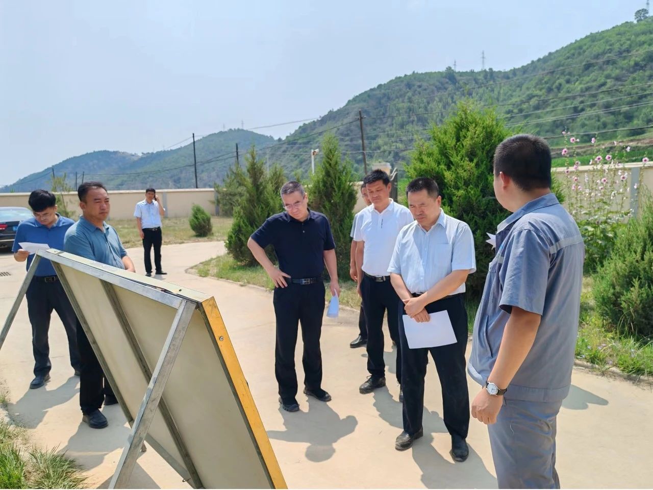 省生态情形厅党组成员、副厅长姚晓军到水情形公司安定镇污水处理厂调研