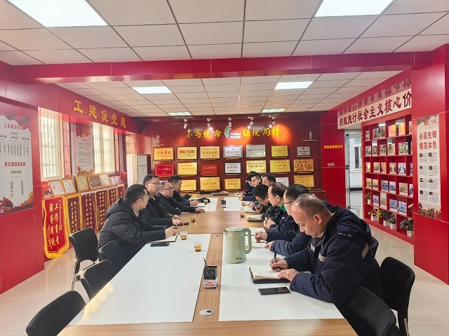 郝军亮赴三秦环保公司项目一线检查节前清静环保事情